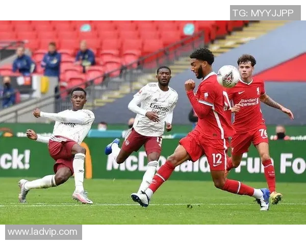 北京足球队在杯赛积分榜中以68分稳居第一名，争冠形势乐观