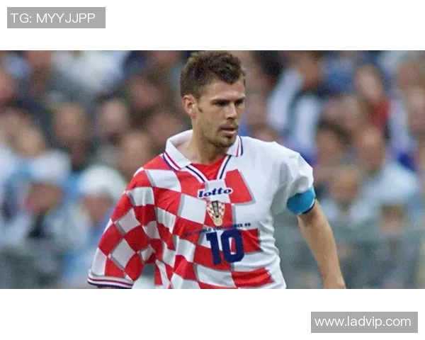 罗纳多足球明星的辉煌历程与传奇瞬间回顾