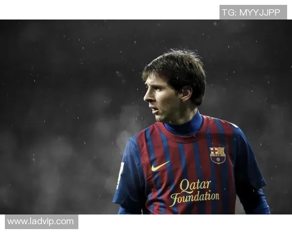 足球明星高清帅照大赏展现球场魅力与风采的完美瞬间